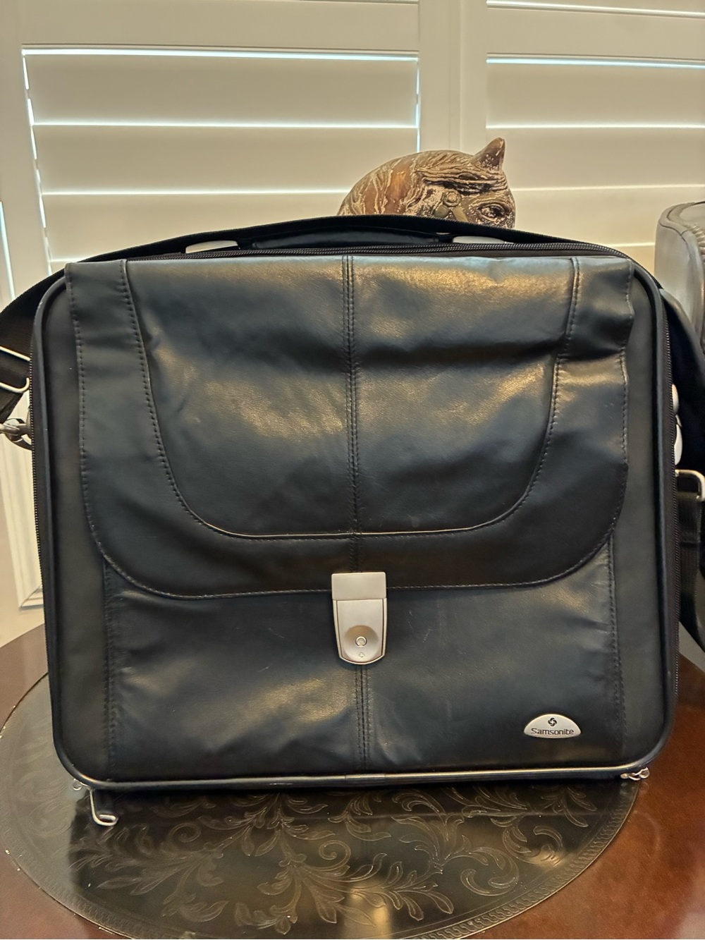 Samsonite Black Leather Laptop Messenger Bag with Silver Clasp